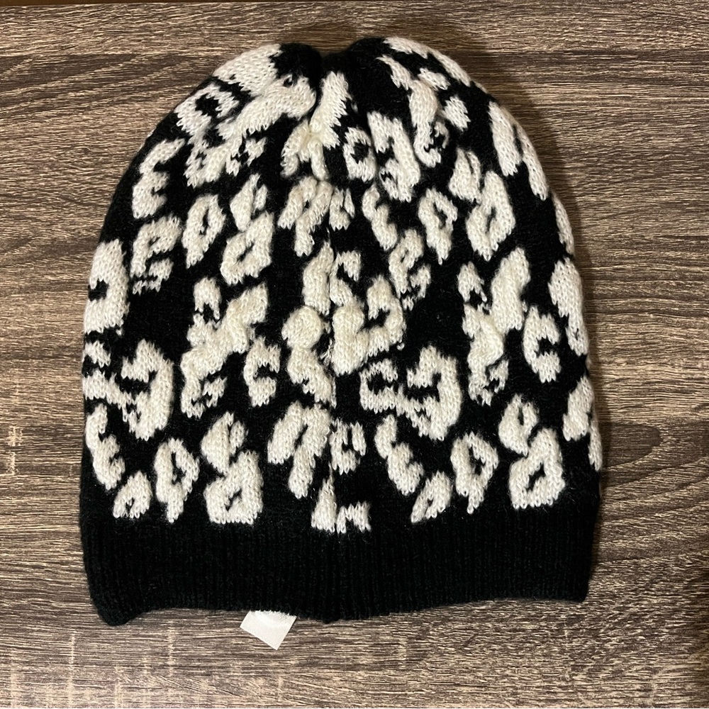 Ann Taylor Black and White Leopard Print Beanie
